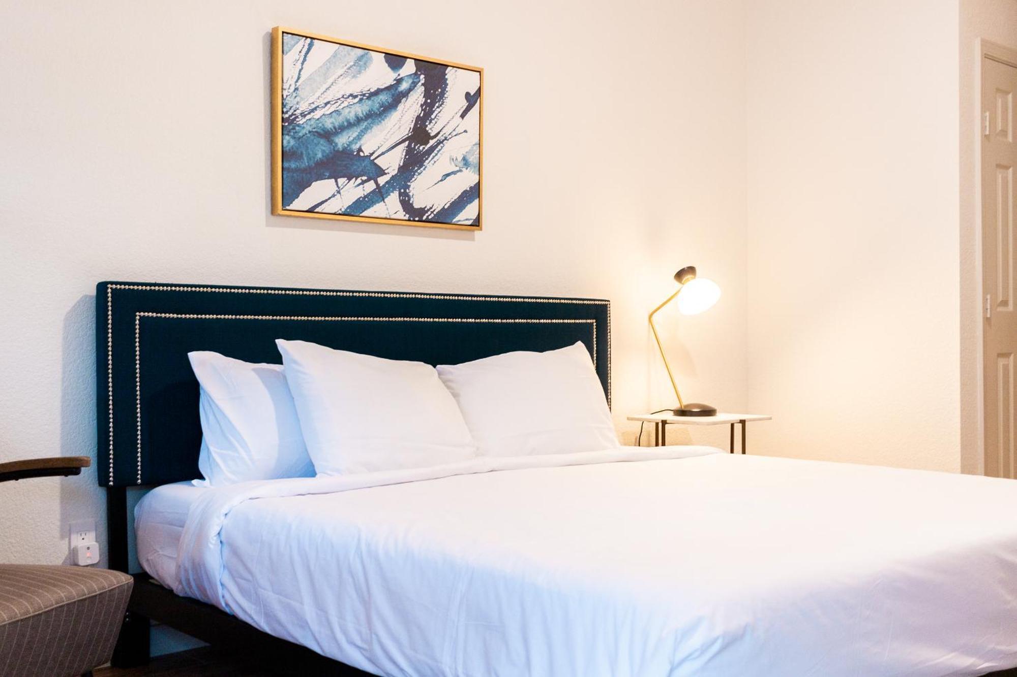 The Claire Hotel Каньон-Лейк Экстерьер фото